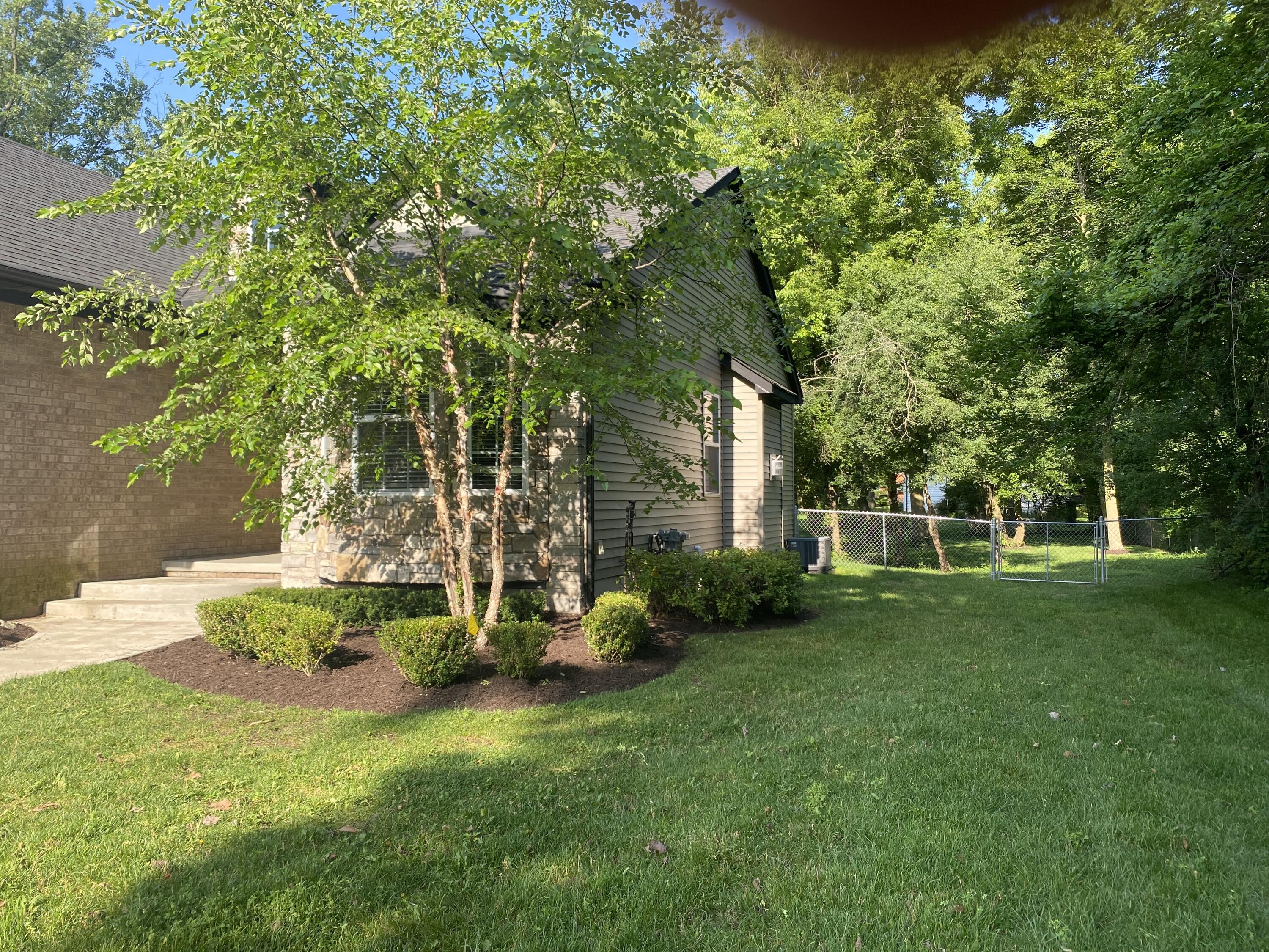 9915 Wayne Road Livonia, MI 48150 - Photo 2 of 38 IMG_2702
