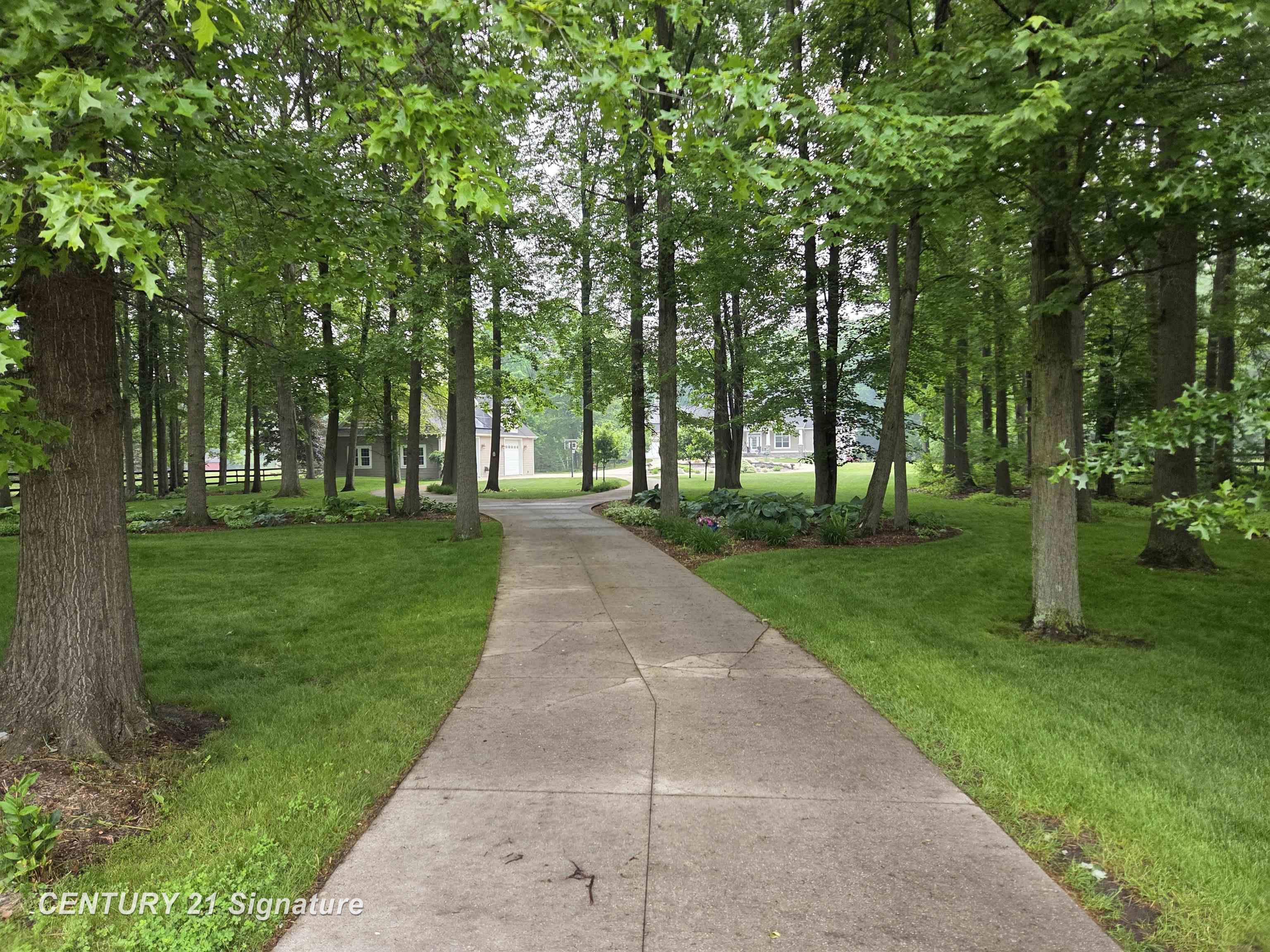 1801 South Fordney Road Hemlock, MI 48626 - Photo 2 of 54 50177186-575aa2c4-bba8-4c5d-9483-f6060e839b40.JPG