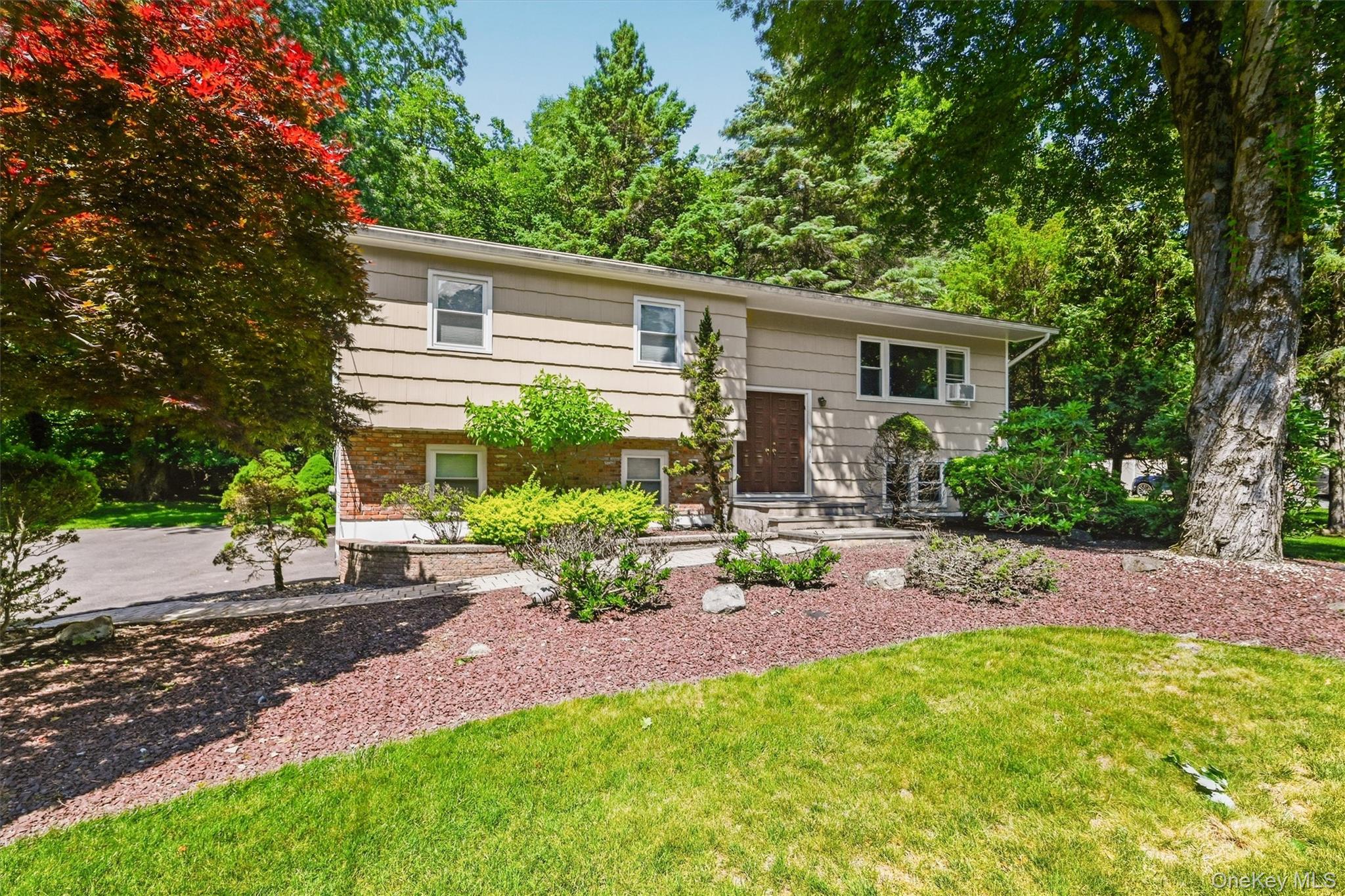 42 Sandy Brook Drive Spring Valley, NY 10977 - Photo 2 of 43