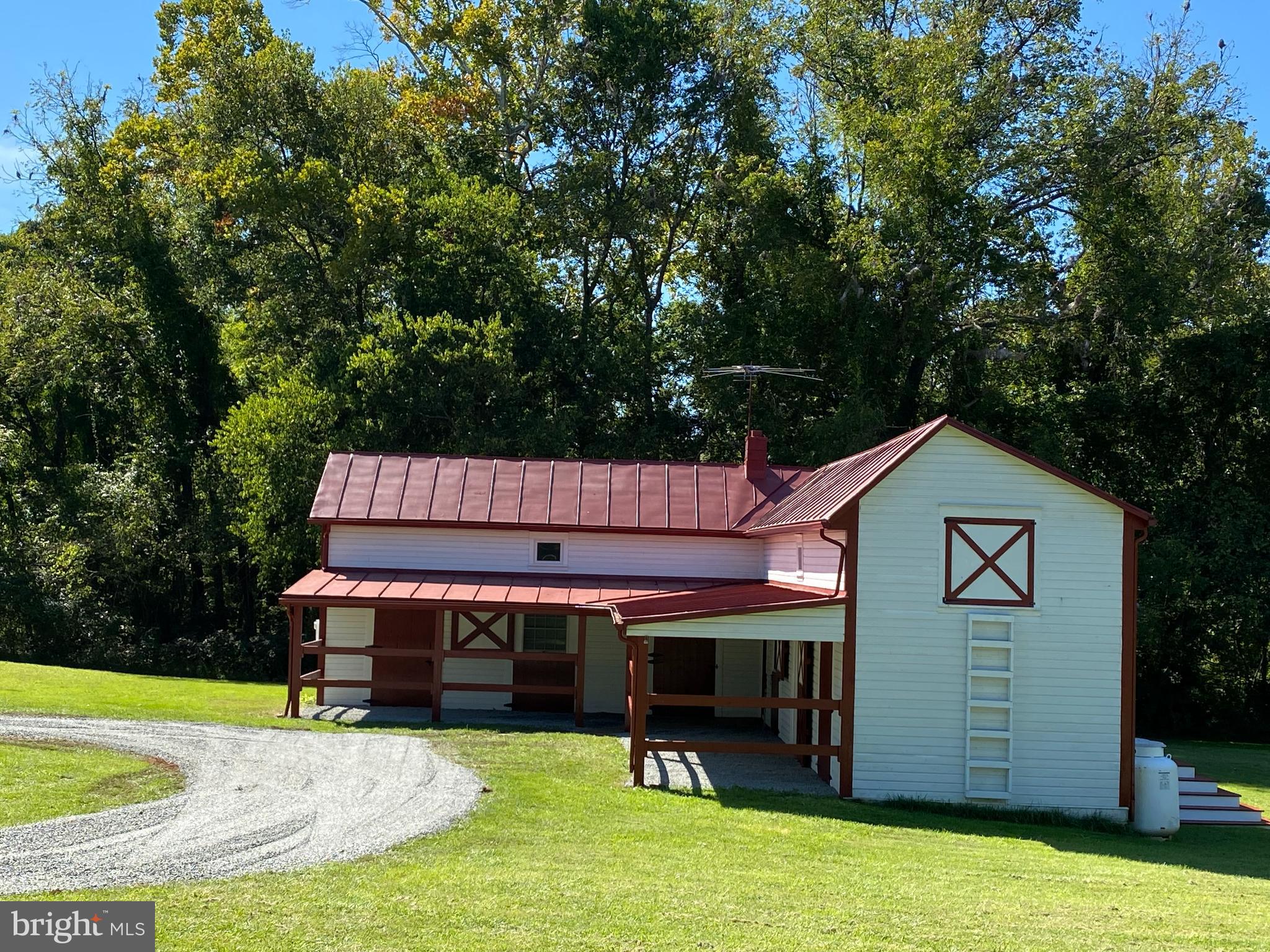 8546 Springs Road Warrenton, VA 20186 - Photo 26 of 36 Gallery Image 26