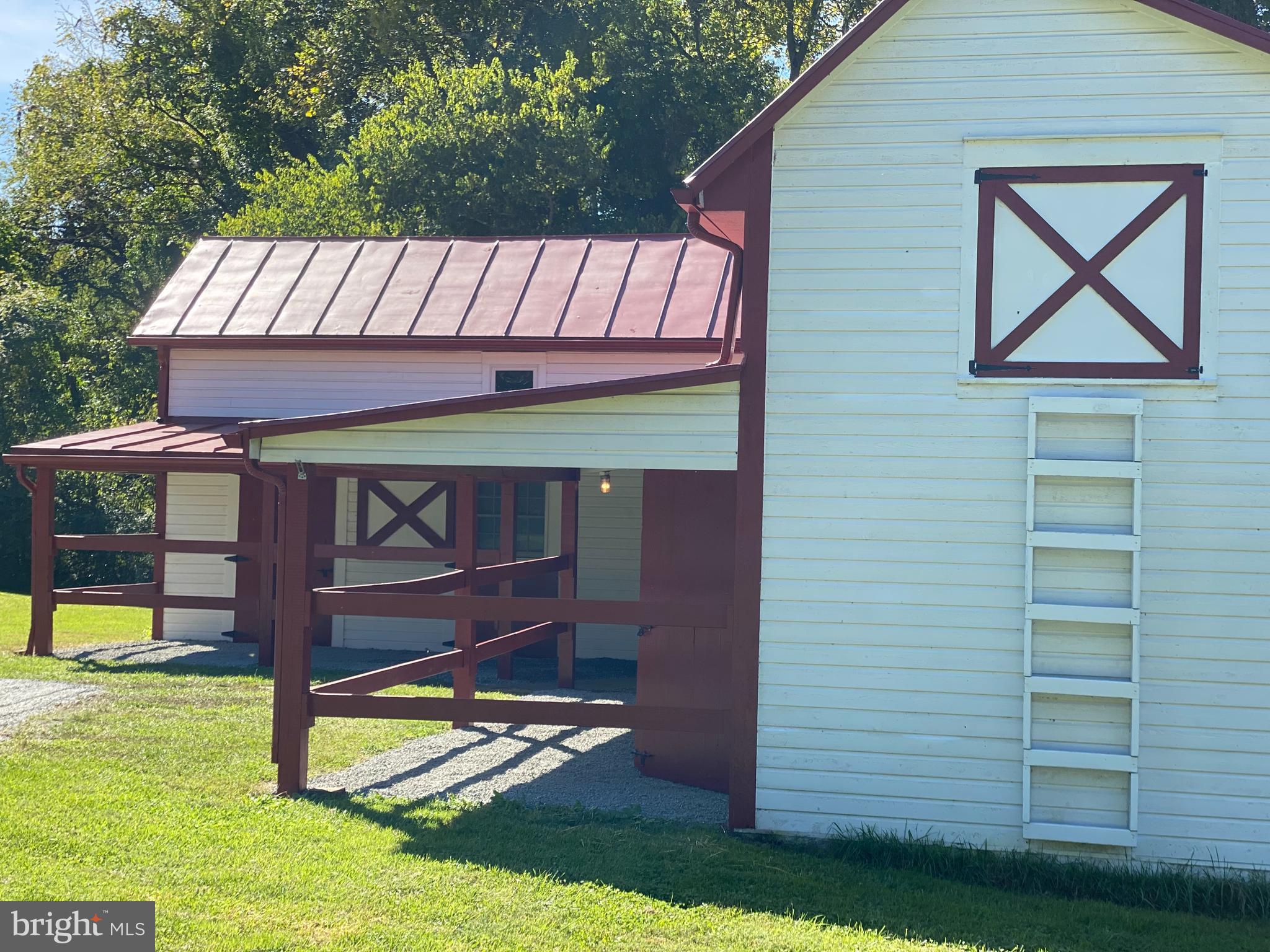 8546 Springs Road Warrenton, VA 20186 - Photo 4 of 36 Gallery Image 4