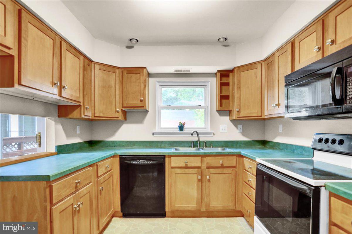 826 Rabbit Lane Reading, PA 19606 - Photo 11 of 24 Gallery Image 11