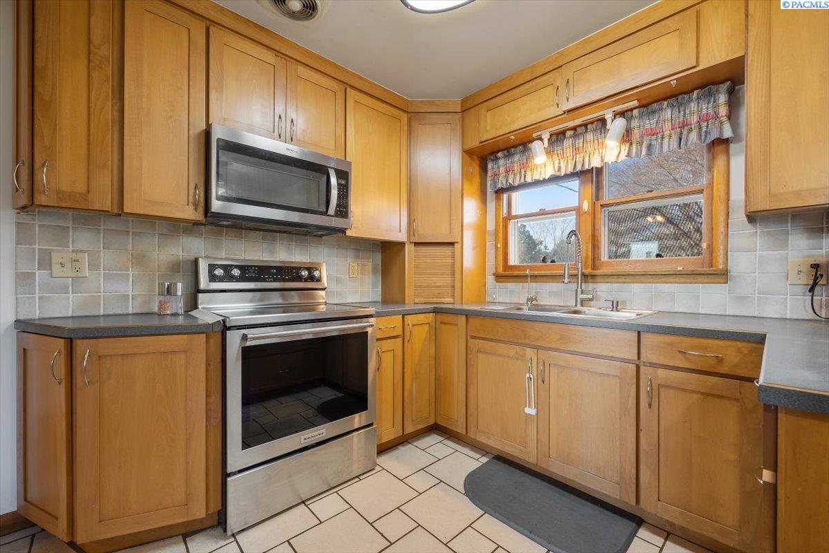 64005 South Meals Road Kennewick, WA 99337 - Photo 6 of 34 Gallery Image 6