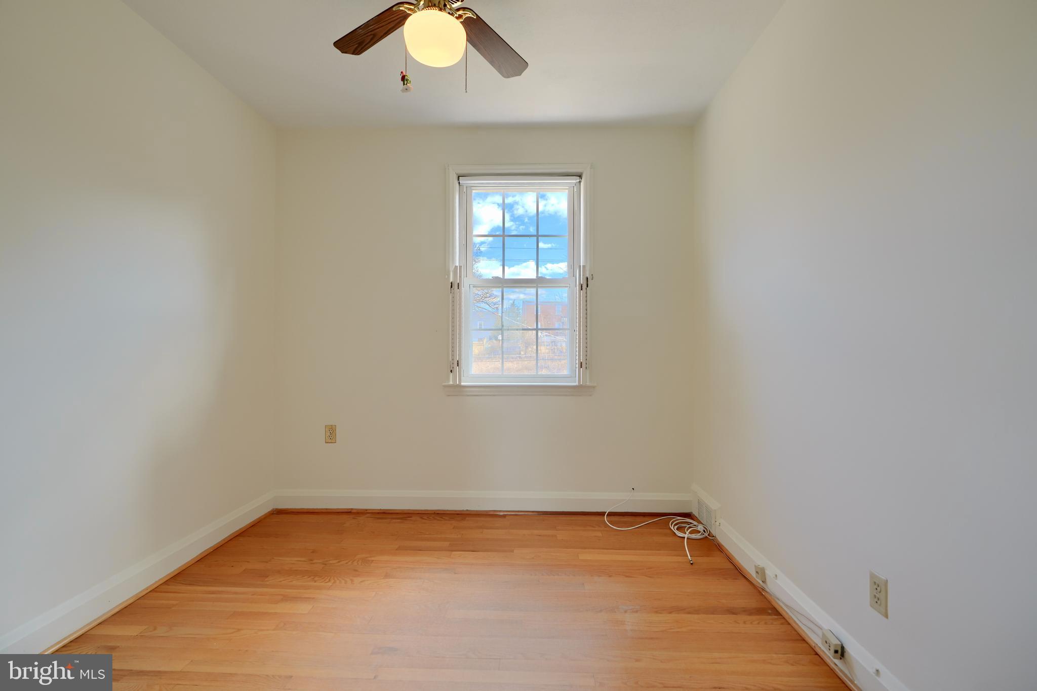 1852 Edgewood Road Towson, MD 21286 - Photo 22 of 31 an empty room with window