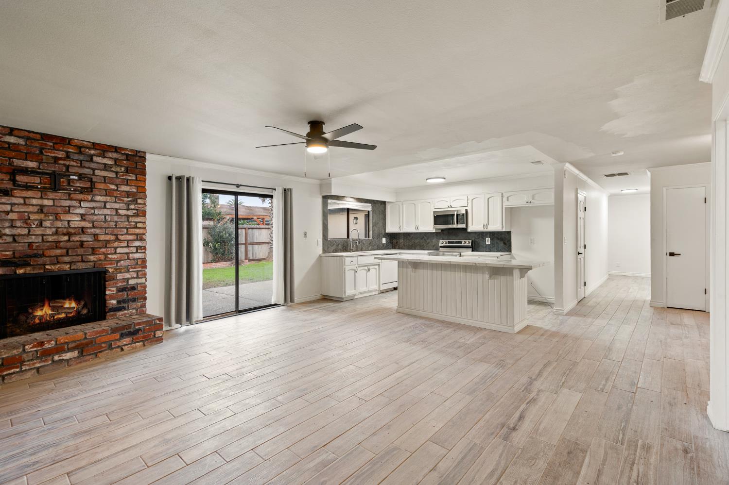 1009 Springoak Way Stockton, CA 95209 - Photo 11 of 43