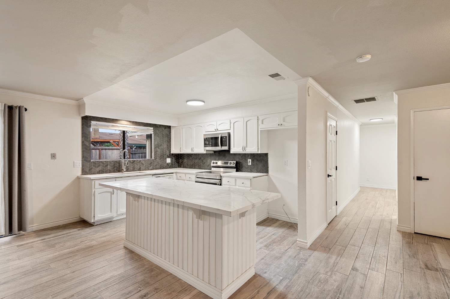 1009 Springoak Way Stockton, CA 95209 - Photo 16 of 43