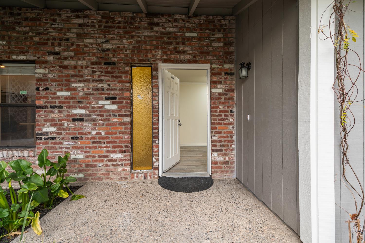 1009 Springoak Way Stockton, CA 95209 - Photo 3 of 43