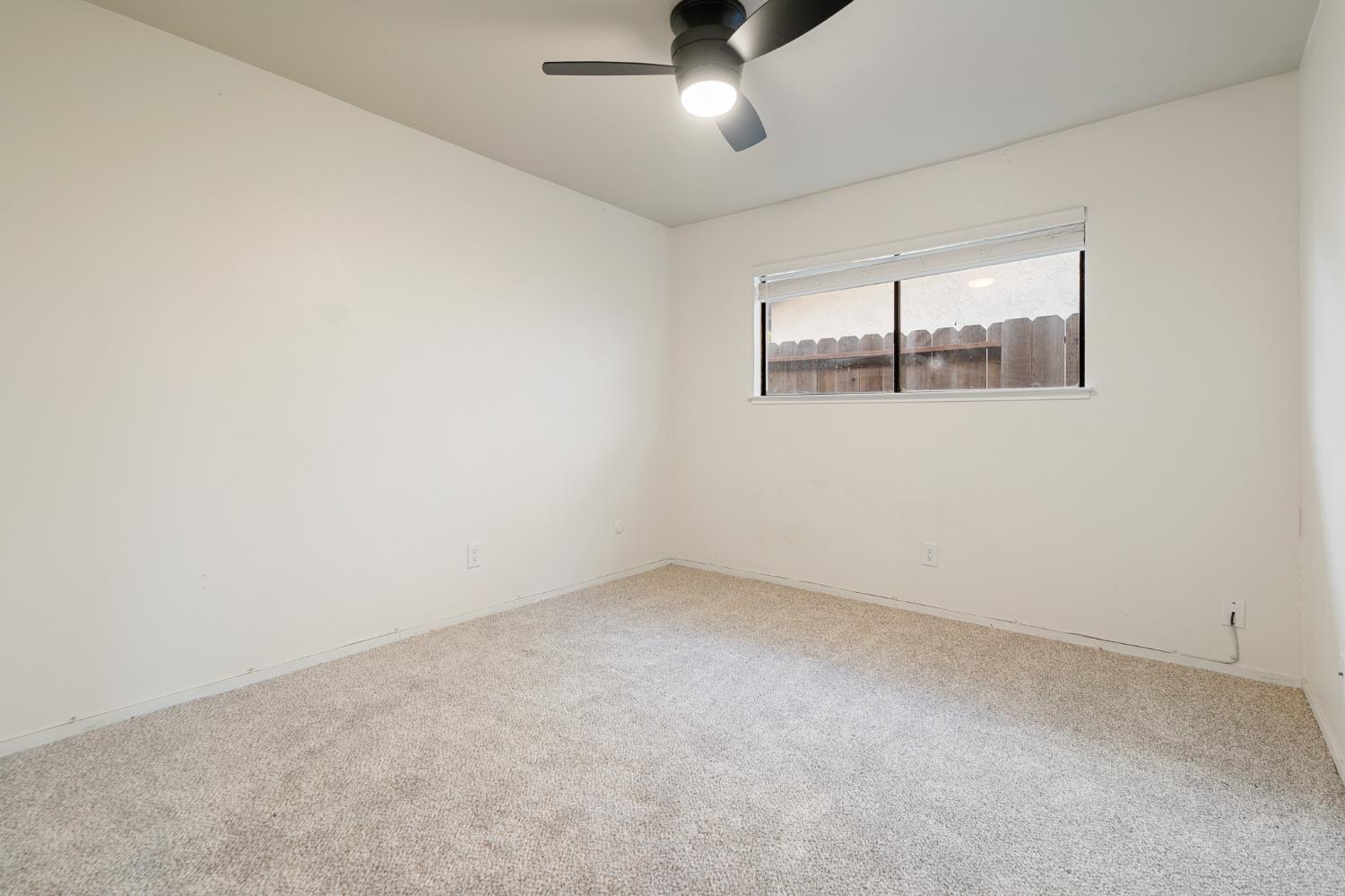 1009 Springoak Way Stockton, CA 95209 - Photo 6 of 43