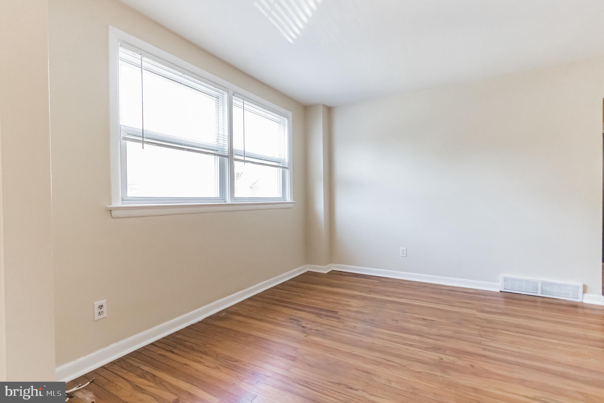 3819 Garrett Road Drexel Hill, PA 19026 - Photo 11 of 30 Unit 1 Living Room