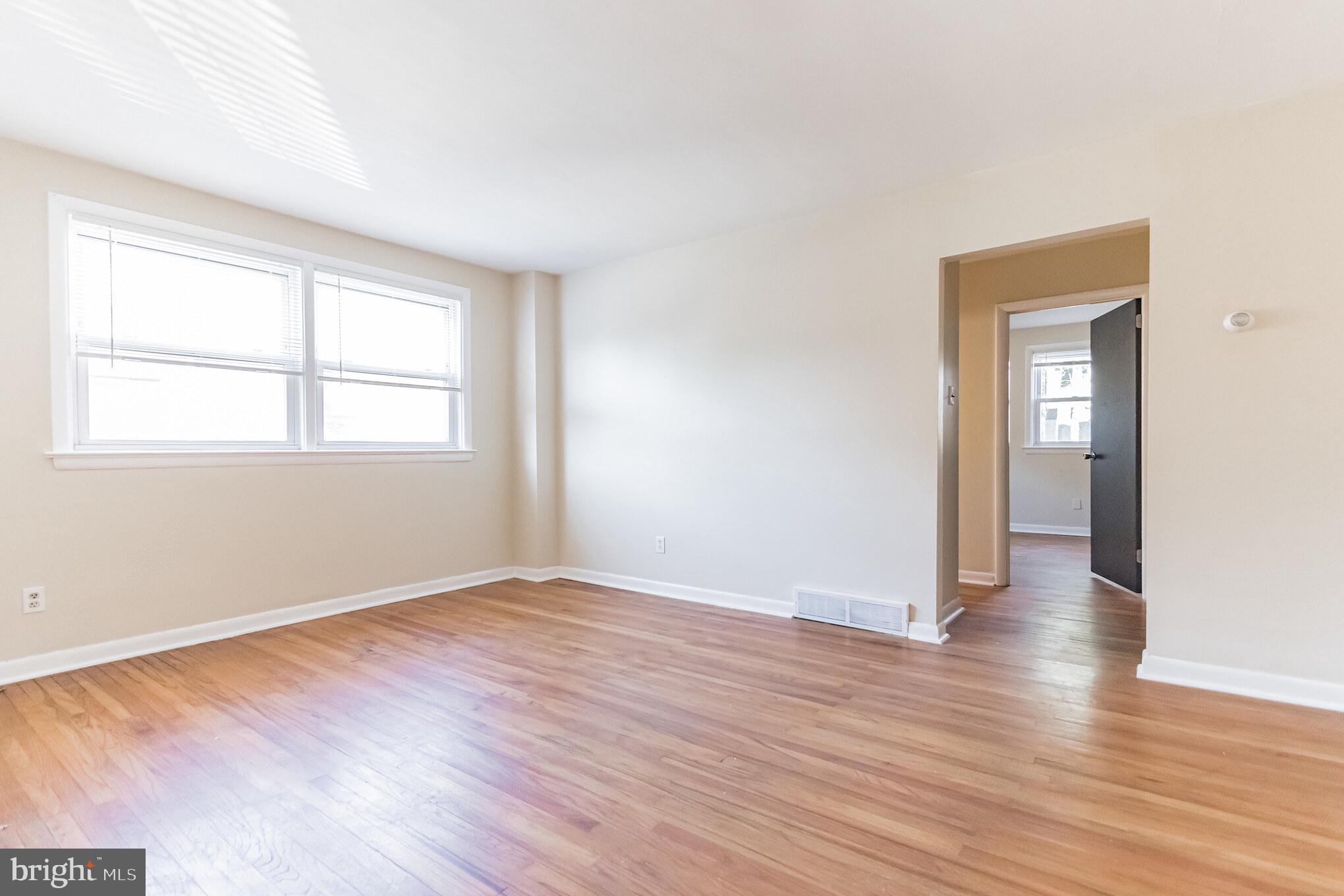 3819 Garrett Road Drexel Hill, PA 19026 - Photo 15 of 30 Unit 1 Living Room