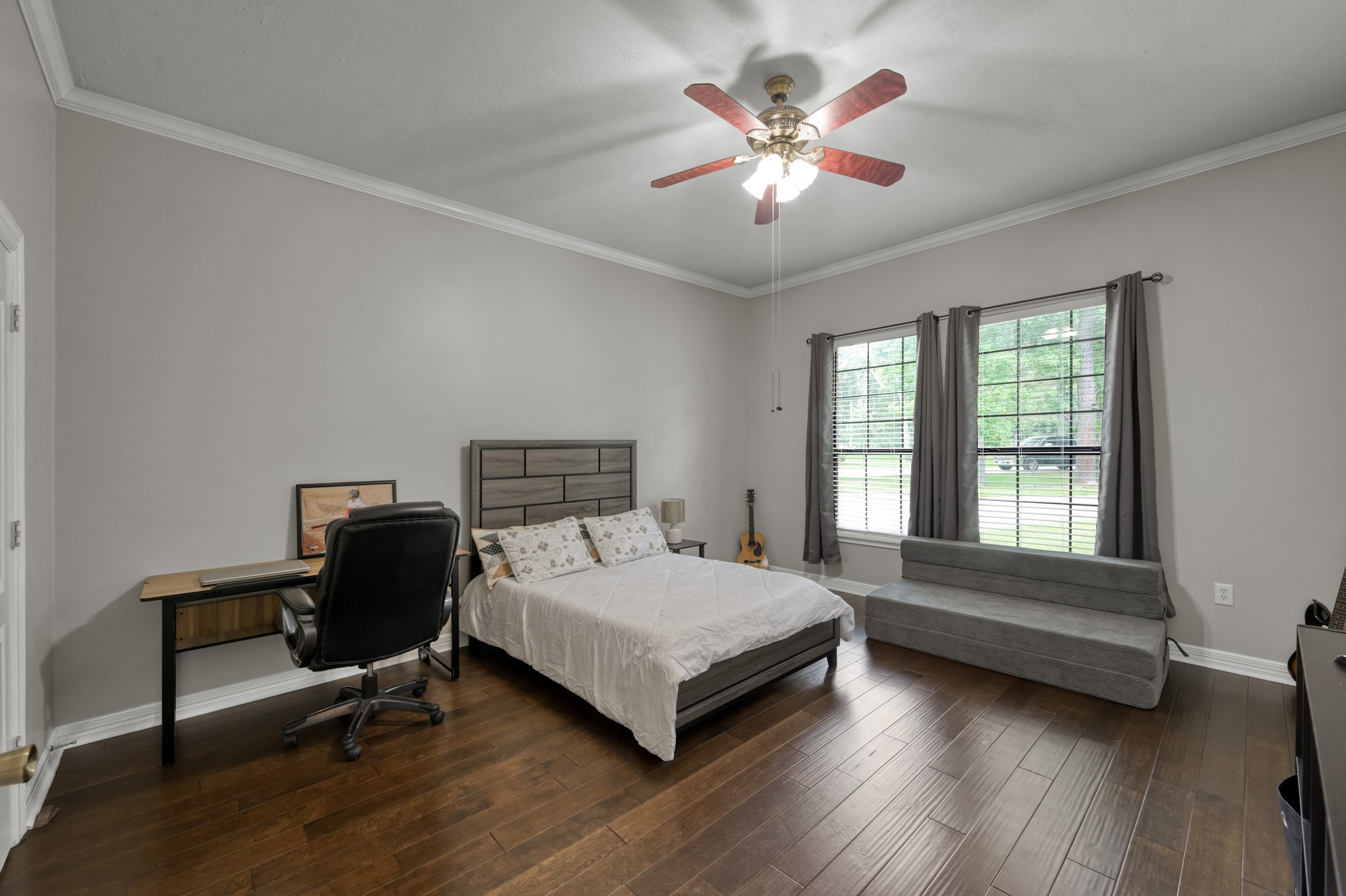 910 Commons Way Court Huffman, TX 77336 - Photo 29 of 49 Secondary bedroom