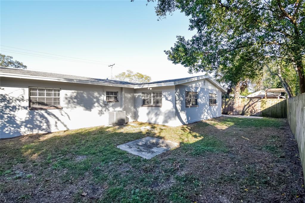 3610 West Leila Avenue Tampa, FL 33611 - Photo 14 of 15 a view of a house with backyard