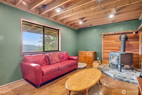 $695,000 | 200 Teanaway Ridge Way, Cle Elum, WA 98922