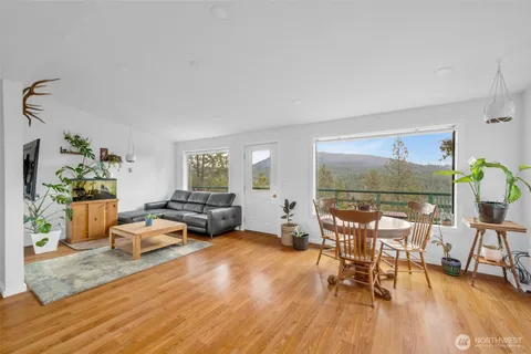 $695,000 | 200 Teanaway Ridge Way, Cle Elum, WA 98922