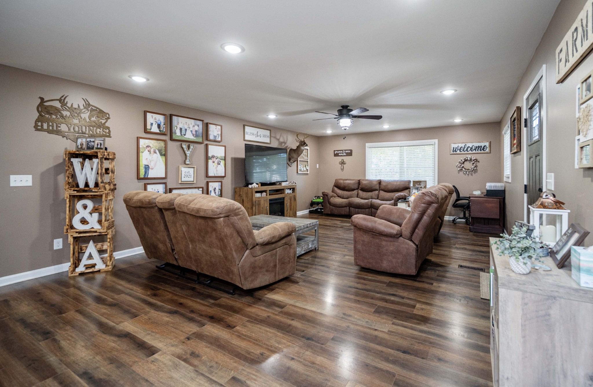 49 Bush Road Bradyville, TN 37026 - Photo 7 of 38 a living room with furniture window and wooden floor