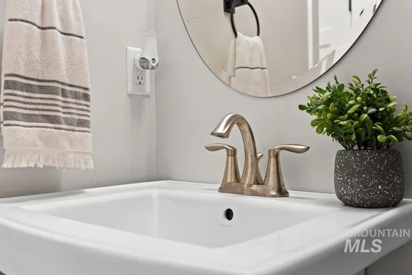 $635,000 | 18280 North Tulip Avenue, Nampa, ID 83687