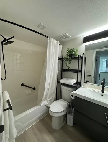 $2,000 | 4460 Fairways Boulevard, Unit 304, Bradenton, FL 34209