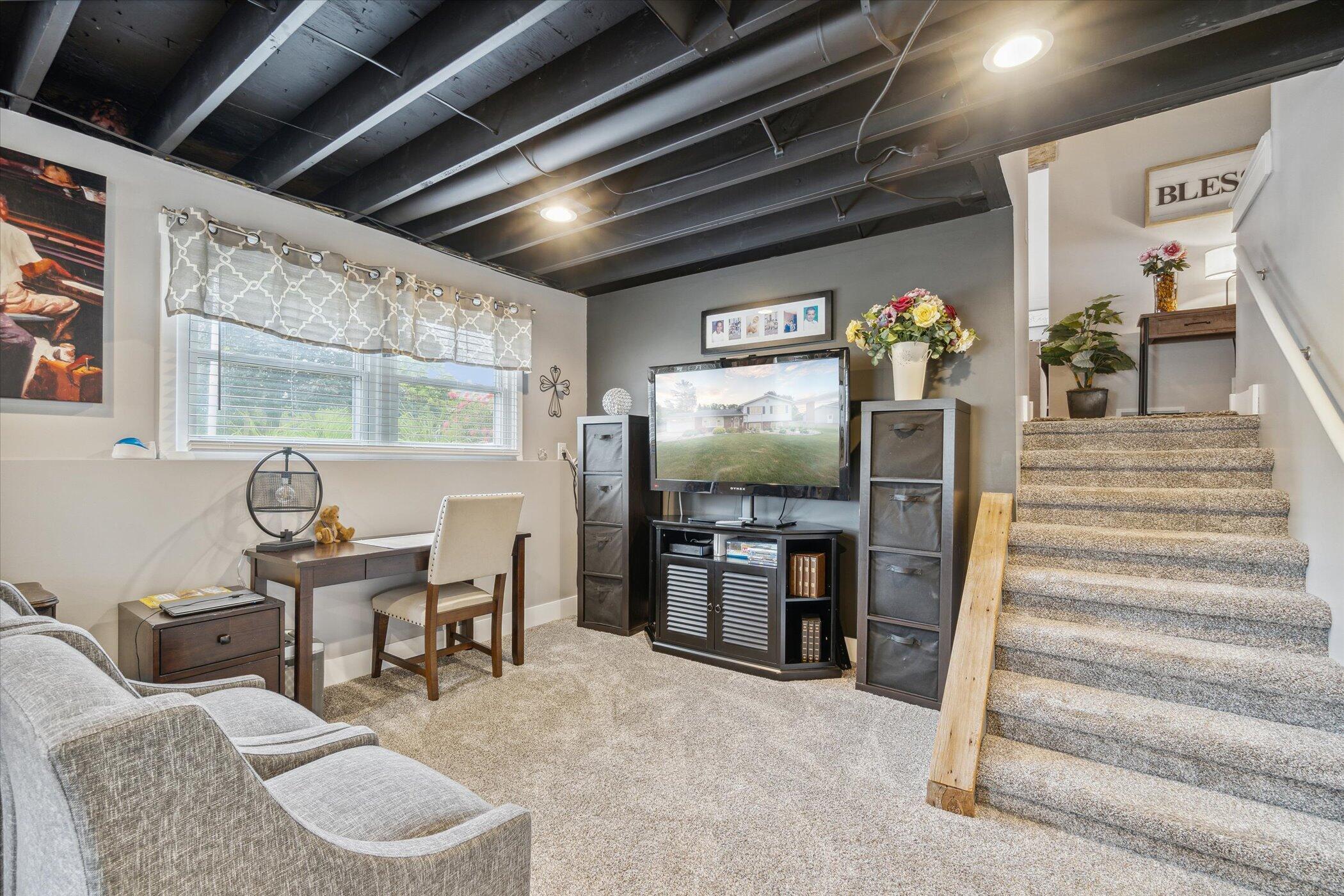 4745 Horton Road Jackson, MI 49201 - Photo 40 of 70 40-4745-Horton-Rd-Jackson-MI-49201-Windo