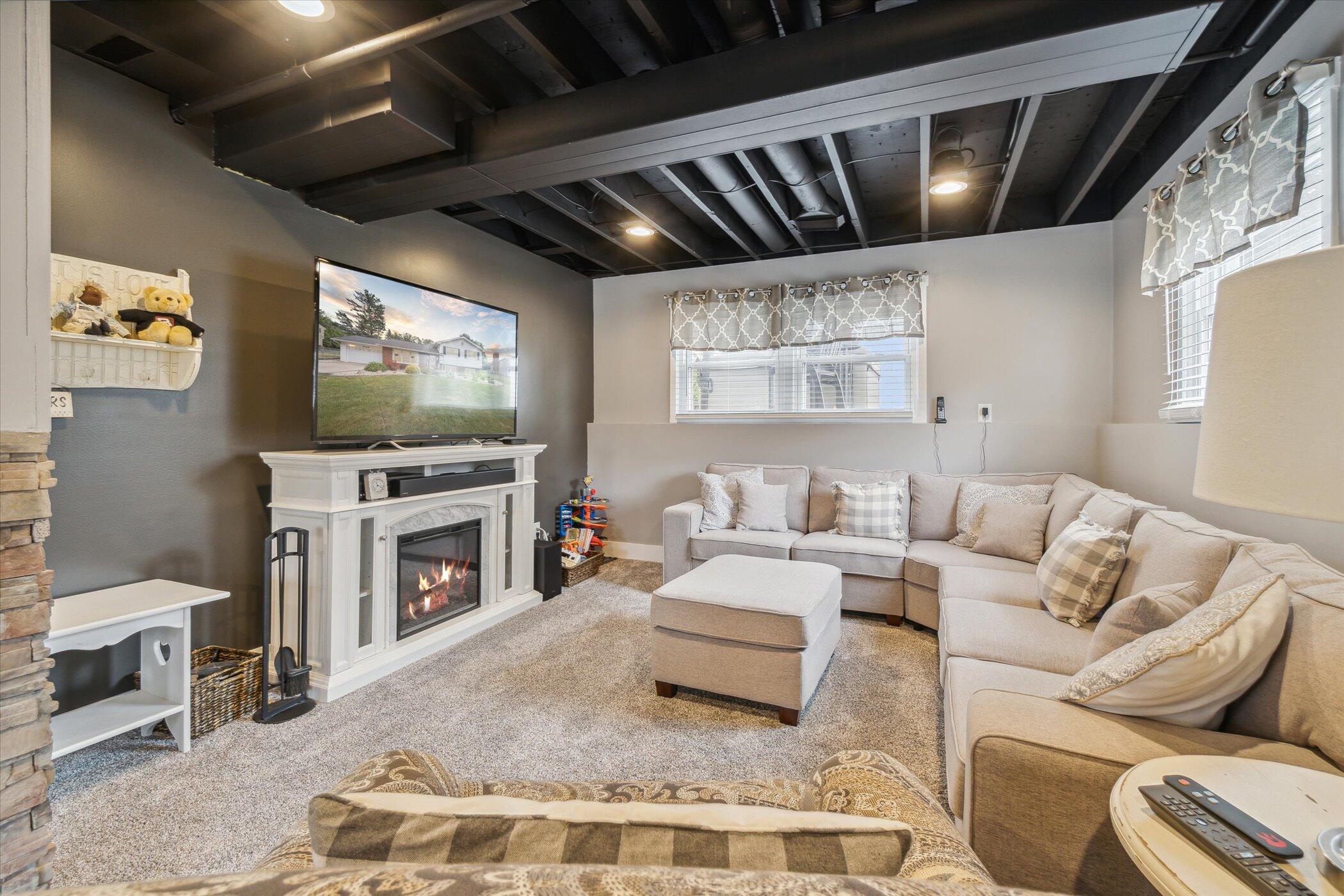4745 Horton Road Jackson, MI 49201 - Photo 41 of 70 41-4745-Horton-Rd-Jackson-MI-49201-Windo