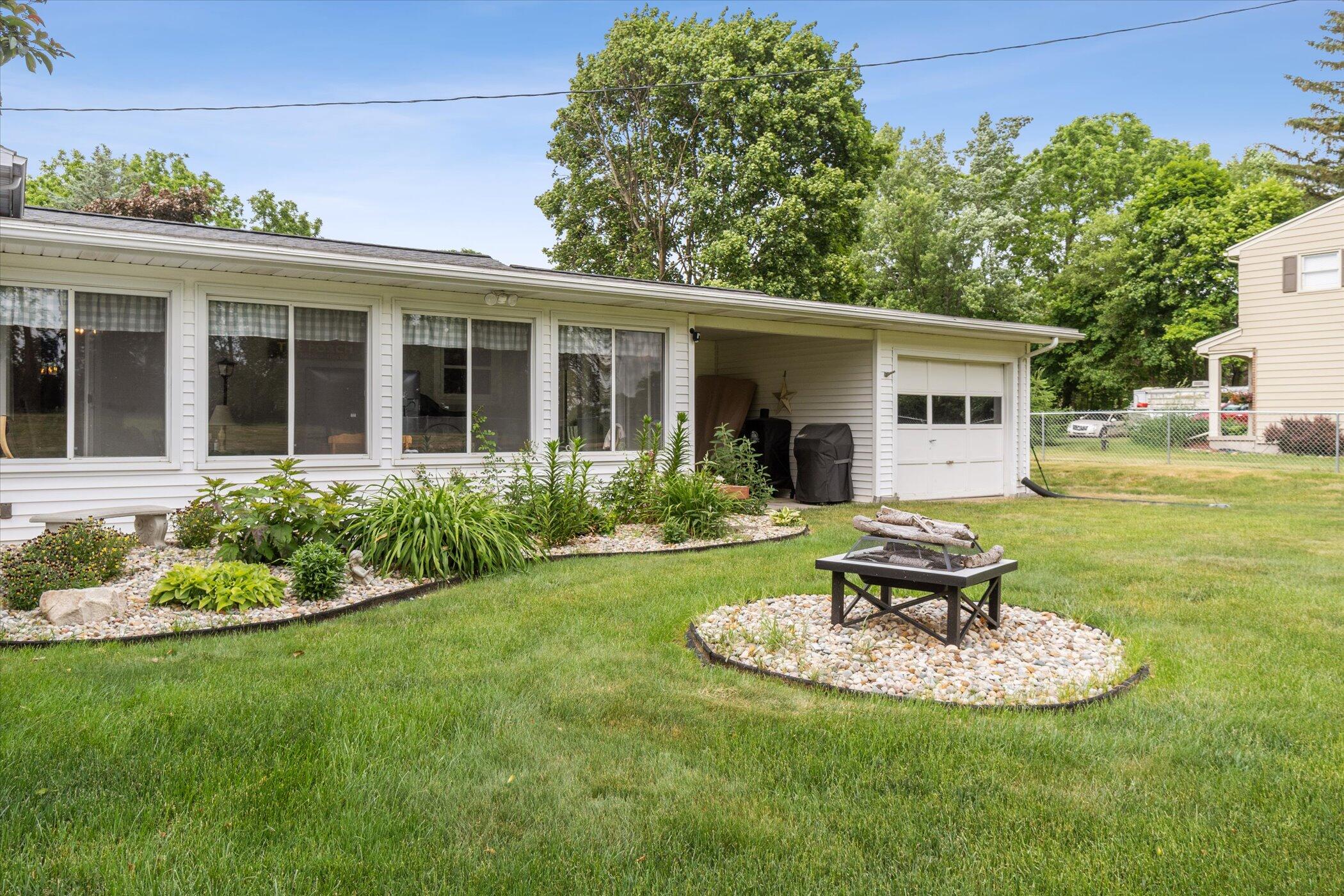 4745 Horton Road Jackson, MI 49201 - Photo 45 of 70 45-4745-Horton-Rd-Jackson-MI-49201-Windo