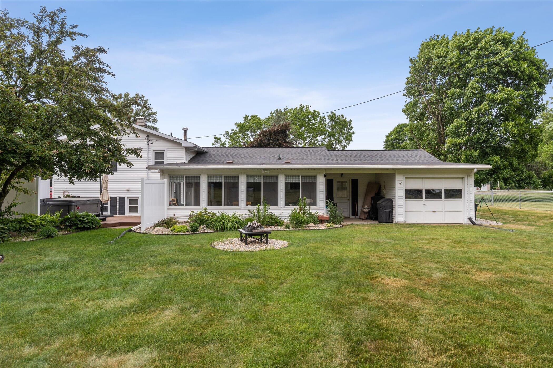 4745 Horton Road Jackson, MI 49201 - Photo 46 of 70 46-4745-Horton-Rd-Jackson-MI-49201-Windo