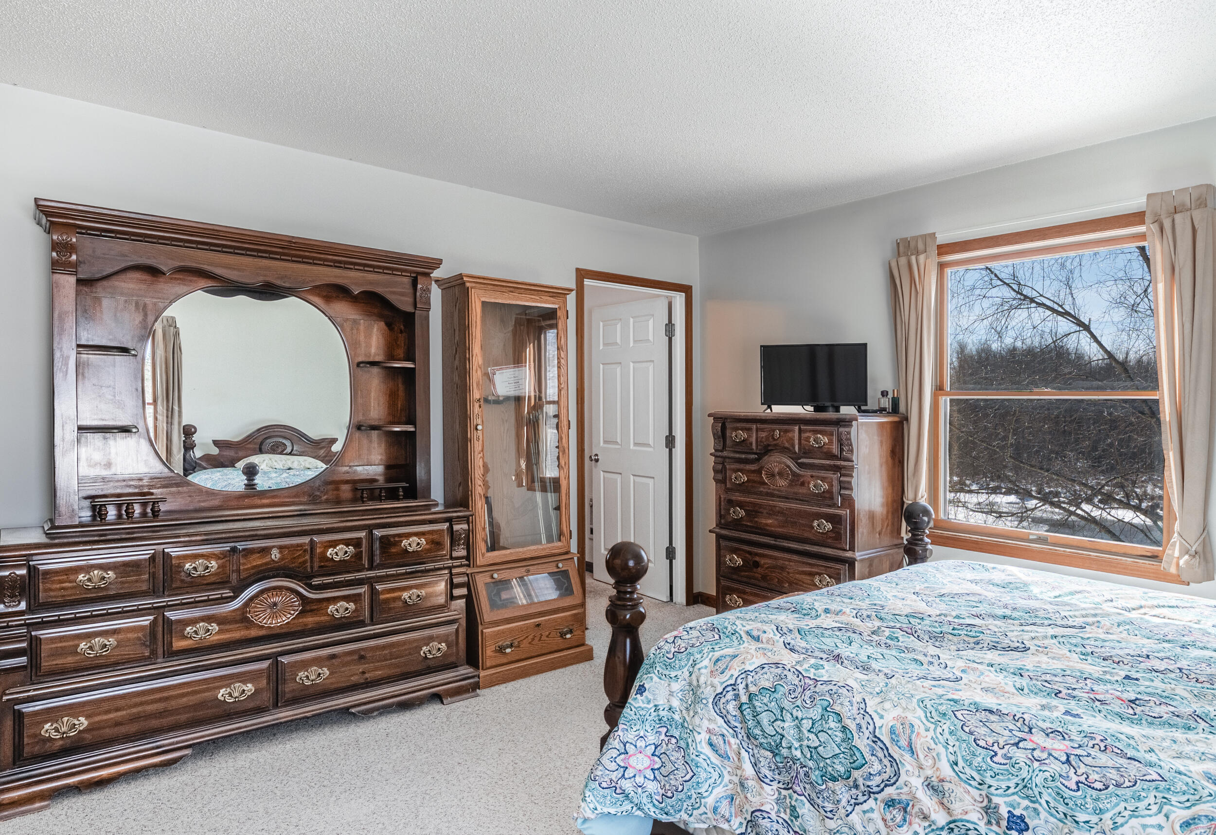 2675 West Lily Lake Road Harrison, MI 48625 - Photo 17 of 41 Primary Bedroom