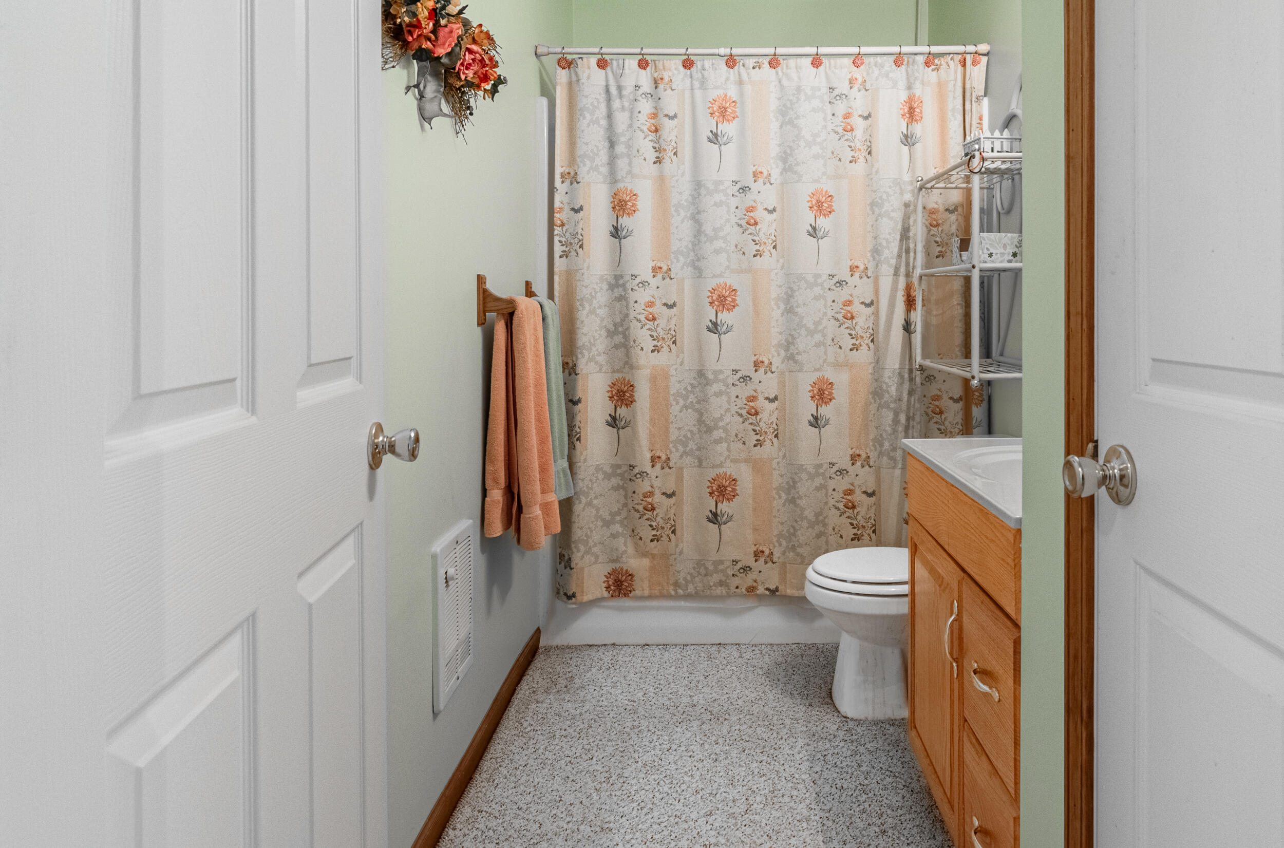 2675 West Lily Lake Road Harrison, MI 48625 - Photo 19 of 41 Bath