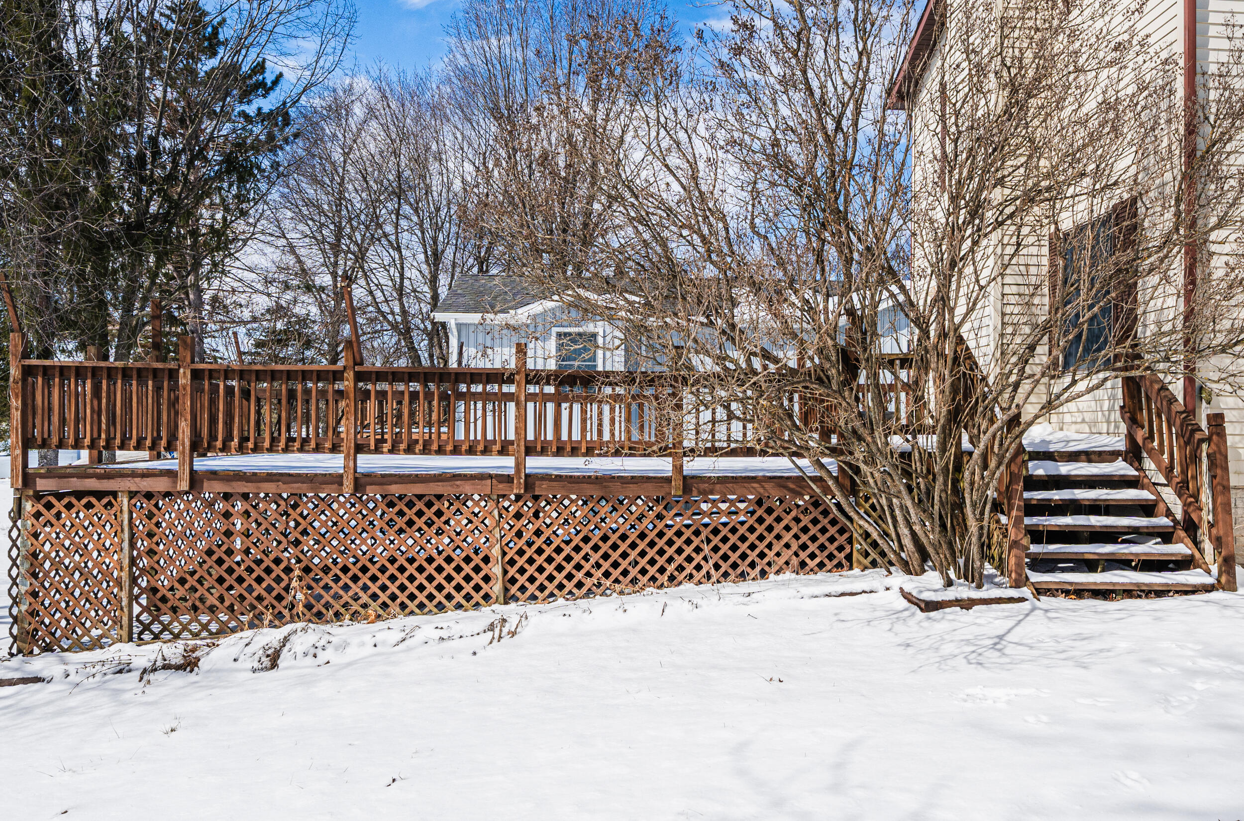 2675 West Lily Lake Road Harrison, MI 48625 - Photo 32 of 41 Deck