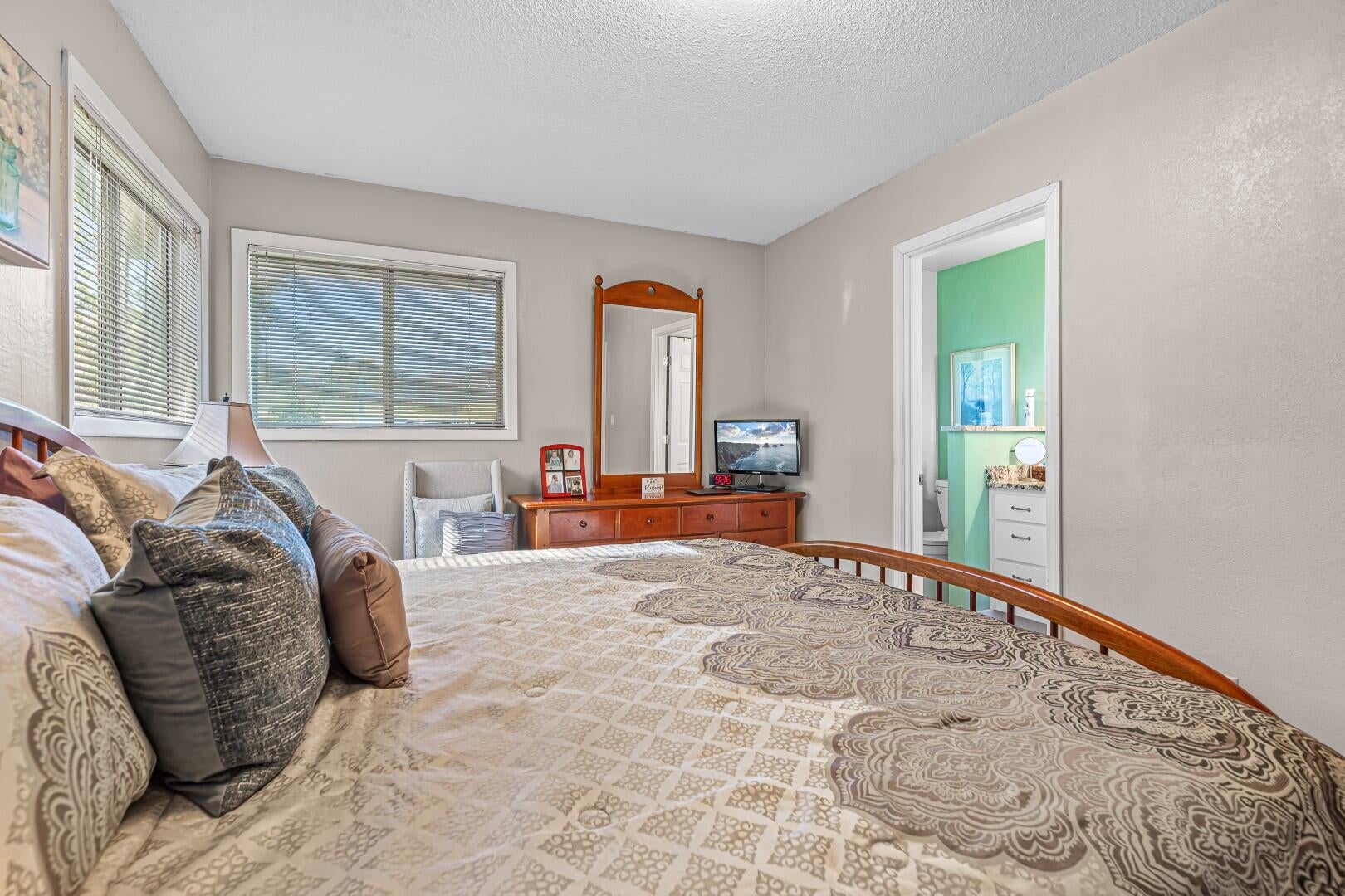 7681 Rapp Lane Talent, OR 97540 - Photo 16 of 35 9R9A7116