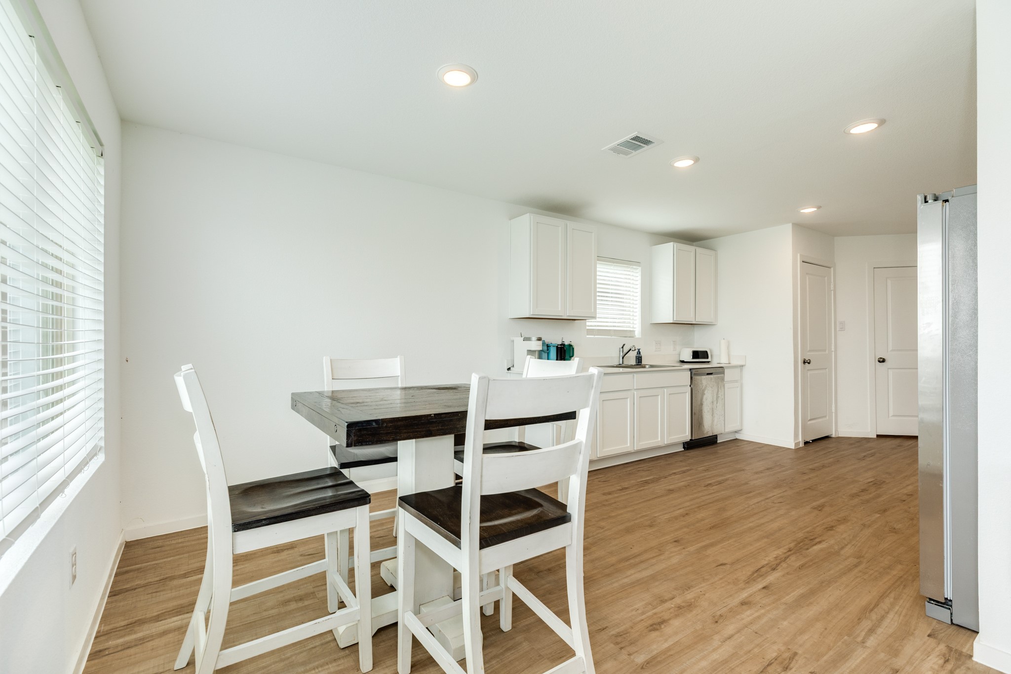 1523 Windrose Bend Angleton, TX 77515 - Photo 14 of 25