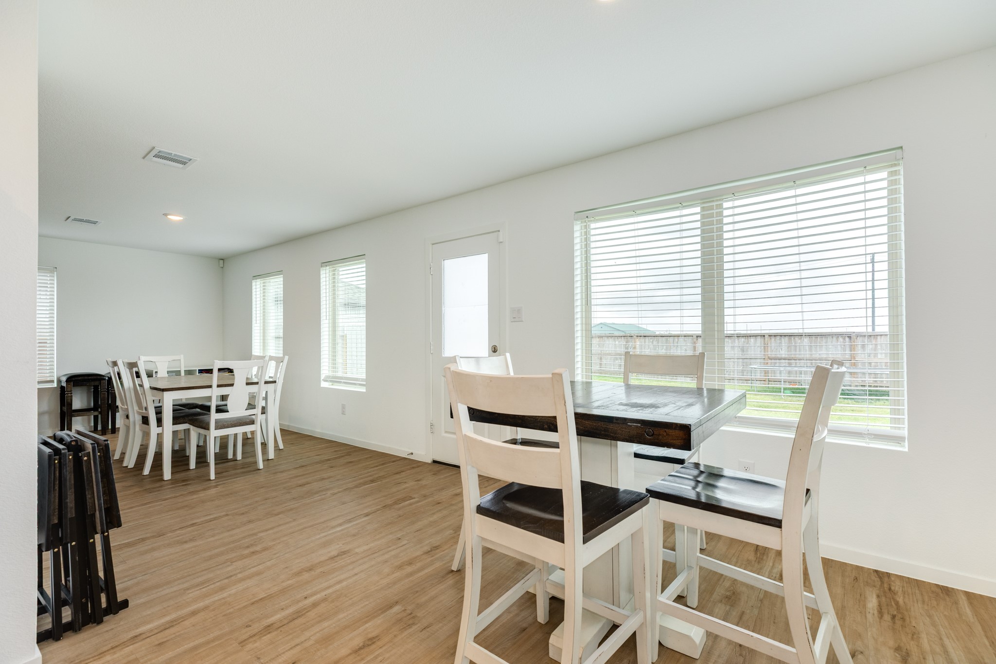 1523 Windrose Bend Angleton, TX 77515 - Photo 15 of 25