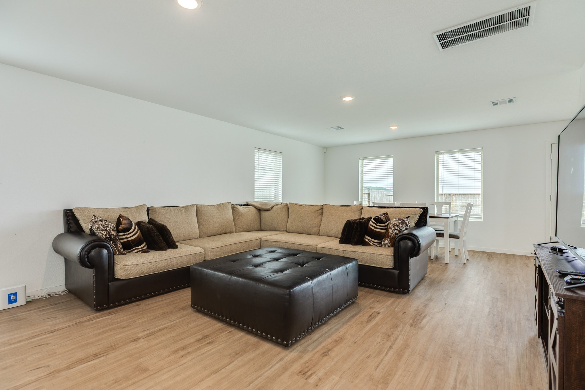 1523 Windrose Bend Angleton, TX 77515 - Photo 8 of 25