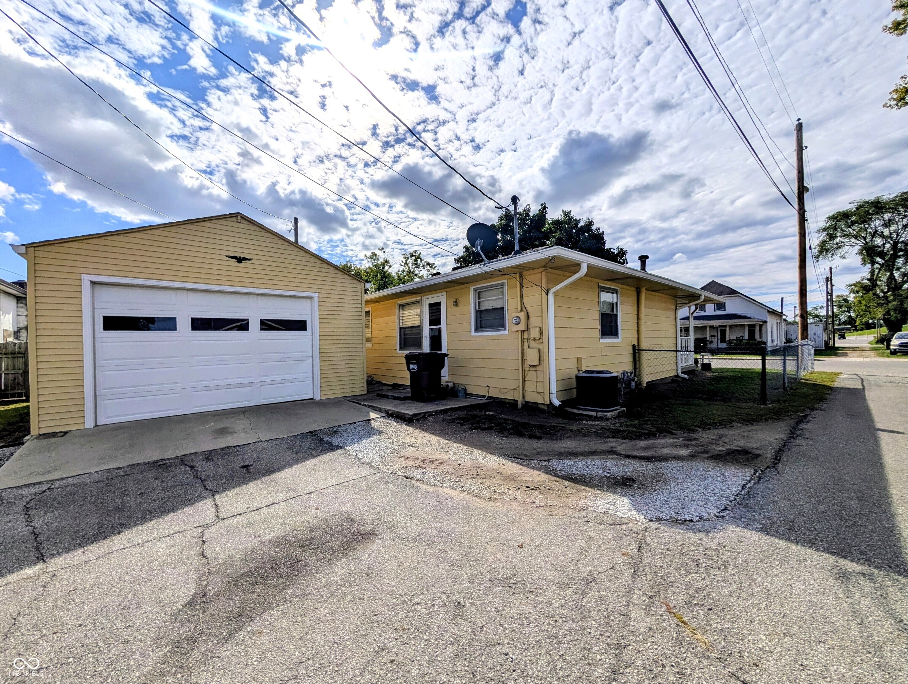 207 South Pleasant Street Edinburgh, IN 46124 - Photo 2 of 30