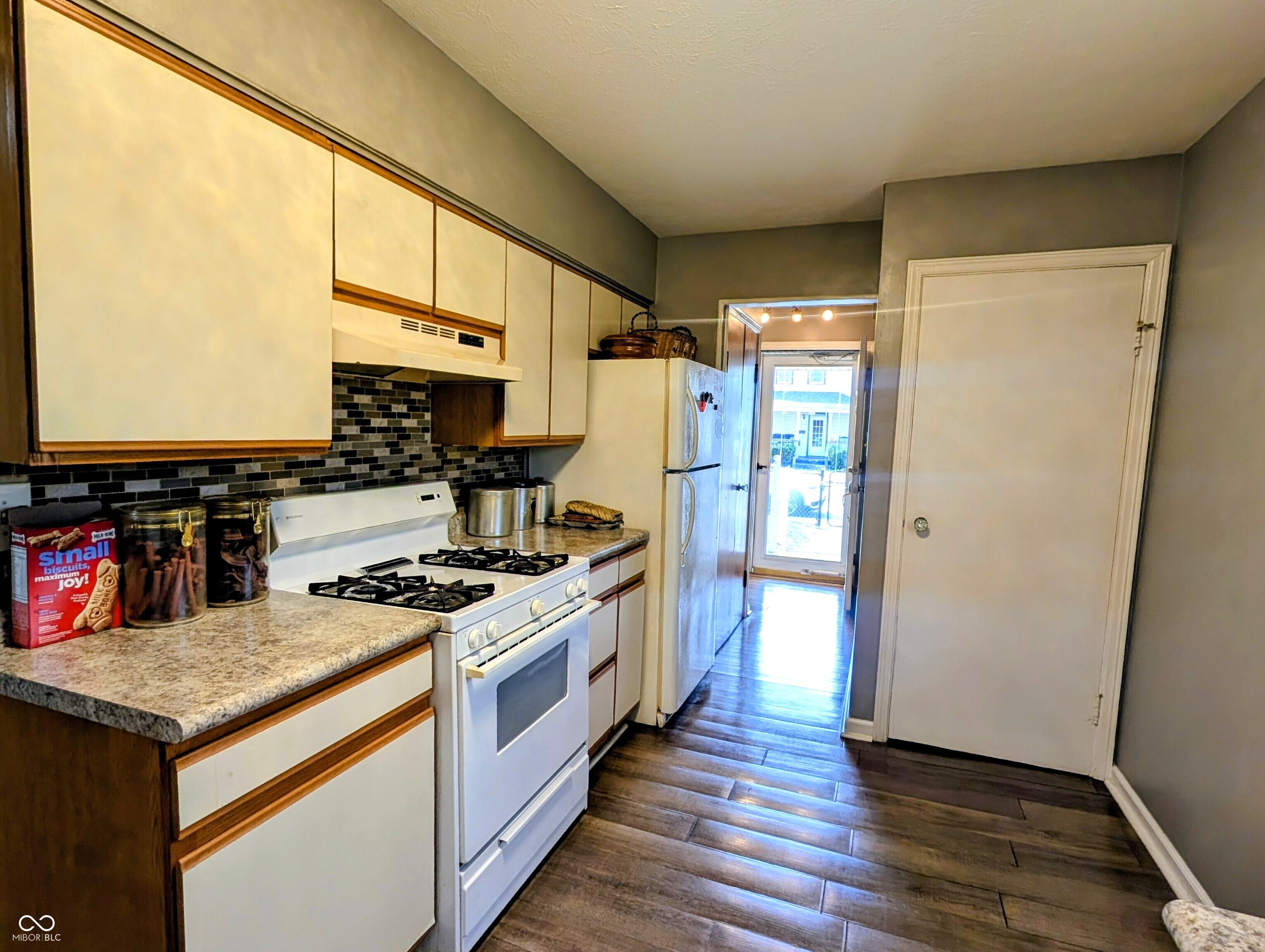 207 South Pleasant Street Edinburgh, IN 46124 - Photo 9 of 30