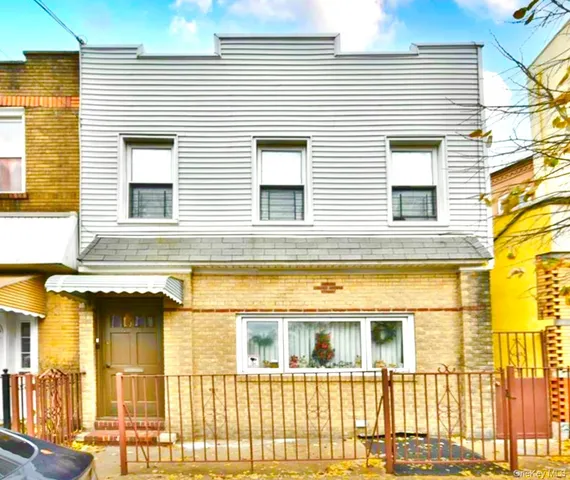 $1,250,000 | 67-28 Forest Avenue | Ridgewood