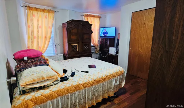 $1,250,000 | 67-28 Forest Avenue | Ridgewood