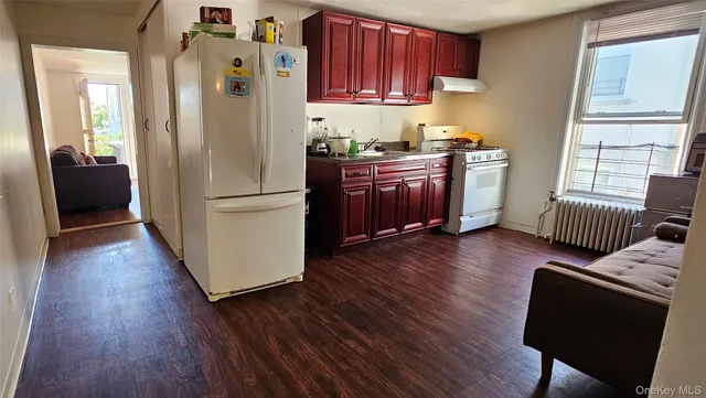 $1,250,000 | 67-28 Forest Avenue | Ridgewood