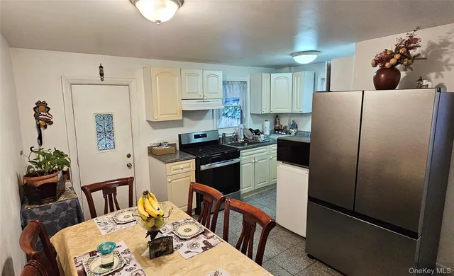 $1,250,000 | 67-28 Forest Avenue | Ridgewood