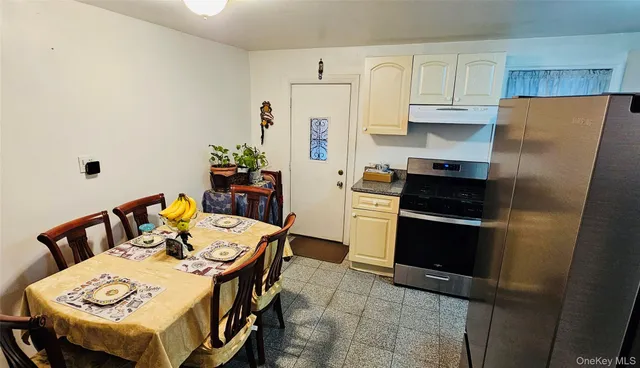 $1,250,000 | 67-28 Forest Avenue | Ridgewood