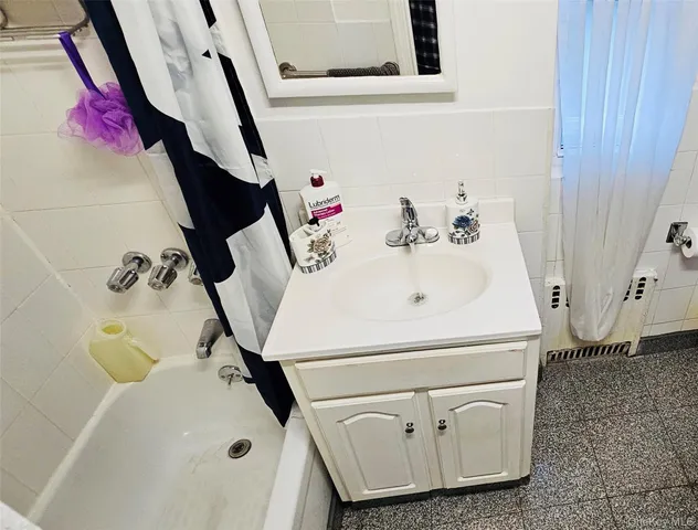 $1,250,000 | 67-28 Forest Avenue | Ridgewood