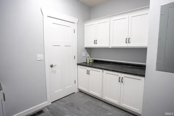 $389,000 | 5 East Cedar Rdg Lane, Bloomfield, IN 47424