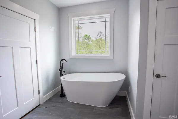 $389,000 | 5 East Cedar Rdg Lane, Bloomfield, IN 47424