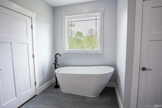 $389,000 | 5 East Cedar Rdg Lane, Bloomfield, IN 47424