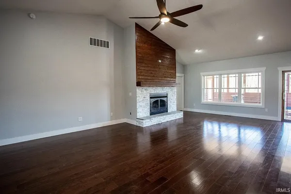 $389,000 | 5 East Cedar Rdg Lane, Bloomfield, IN 47424