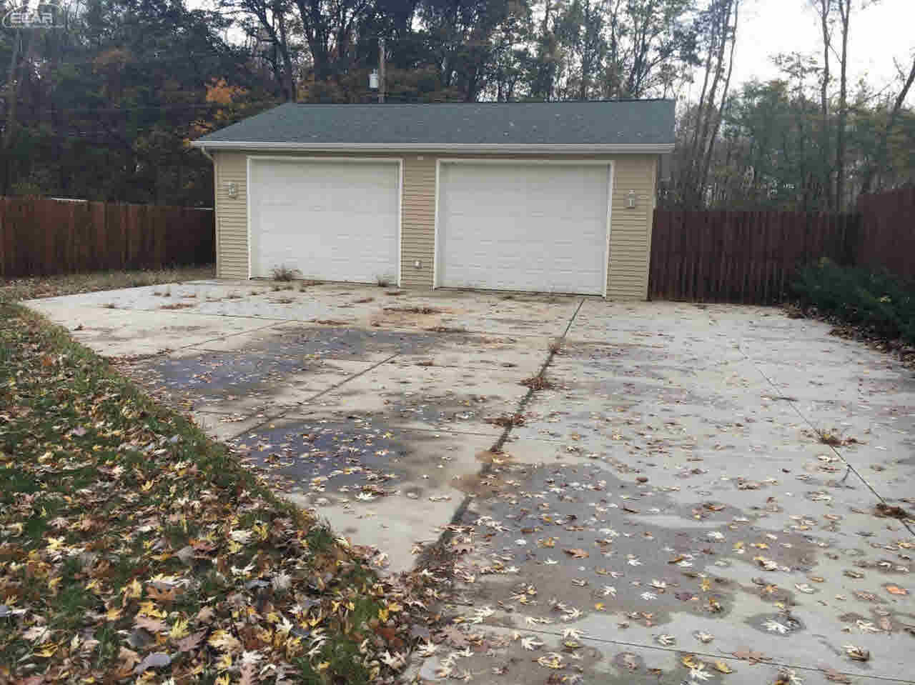 1119 East Willard Road Clio, MI 48420 - Photo 3 of 21 21383425-2.JPG