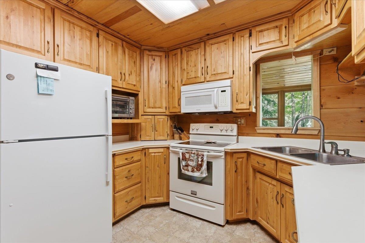 14754 North McComb Lake Road Mountain, WI 54149 - Photo 20 of 82