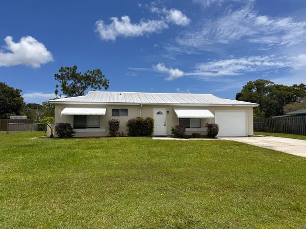 $2,100 | 1331 Southeast Mohave Street, Port St. Lucie, FL 34952