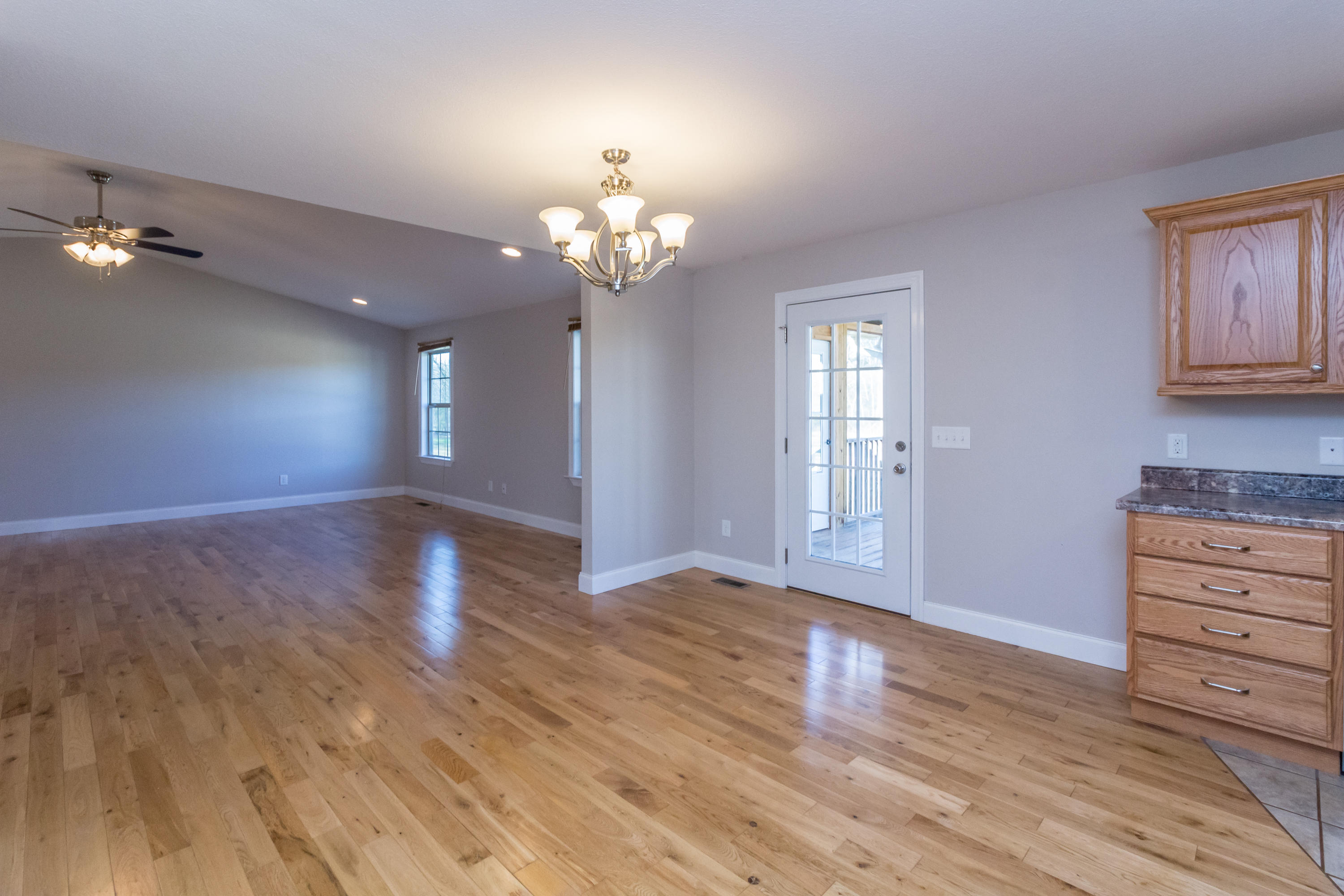 2465 Dry Valley Road Northeast Charleston, TN 37310 - Photo 5 of 27 dining