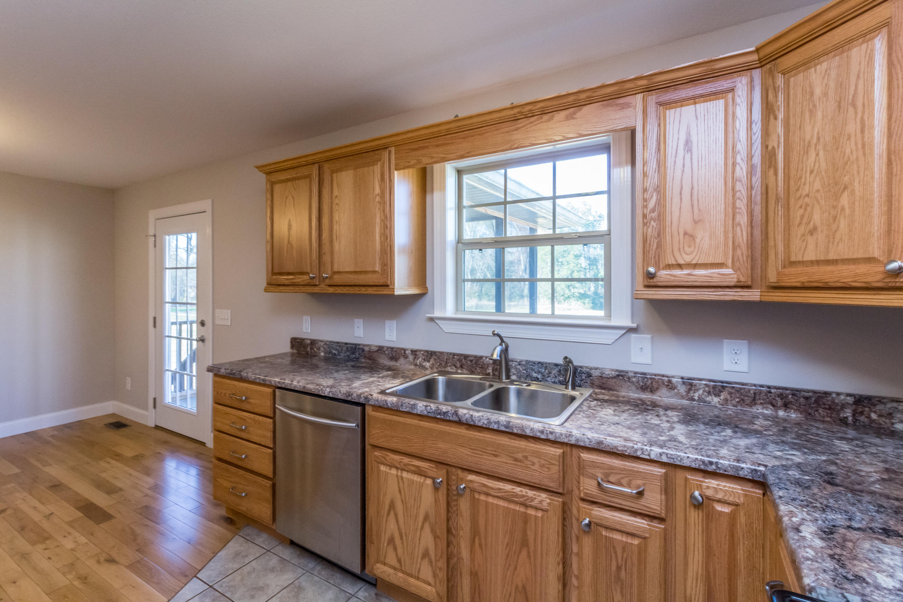 2465 Dry Valley Road Northeast Charleston, TN 37310 - Photo 9 of 27 kitchen