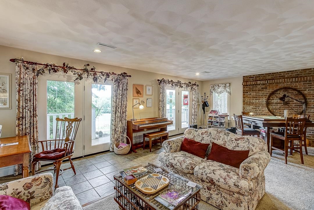 5525 Portage Road Madison, WI 53704 - Photo 12 of 51